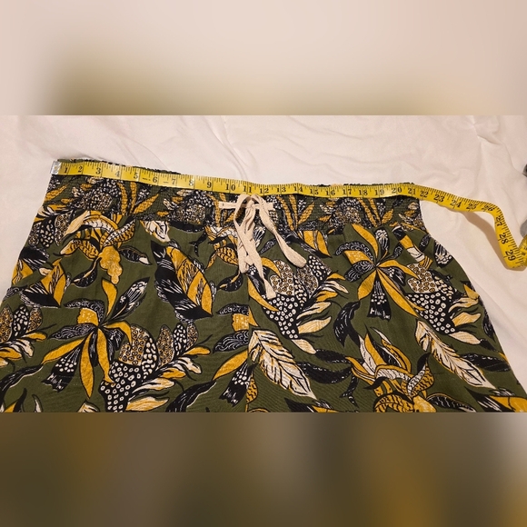 Like An Angel Shorts Womens 3X Leaf Floral Multicolor High Waist Elastic Resort - Picture 7 of 10